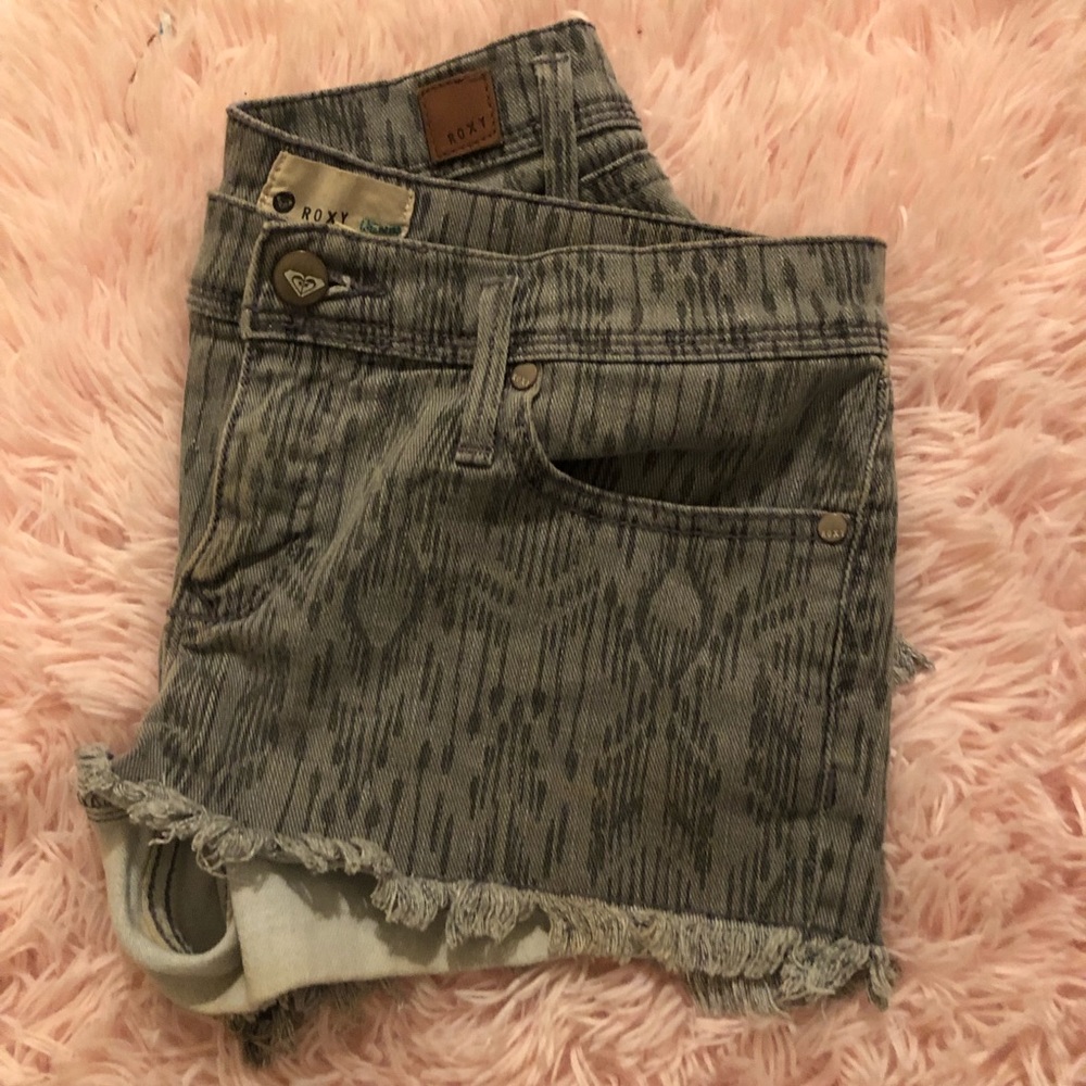 Gray roxy shorts Sz 3 (26)